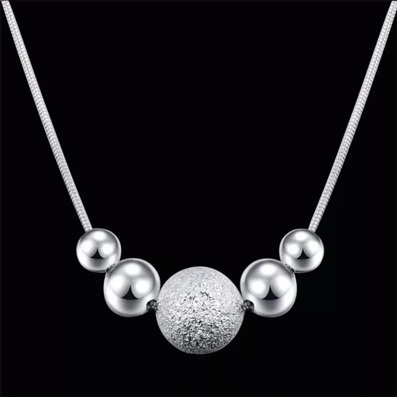 ❤️Very Pretty Silver Necklace with Small Silver Ball Accents❤️ - Picture 5 of 6